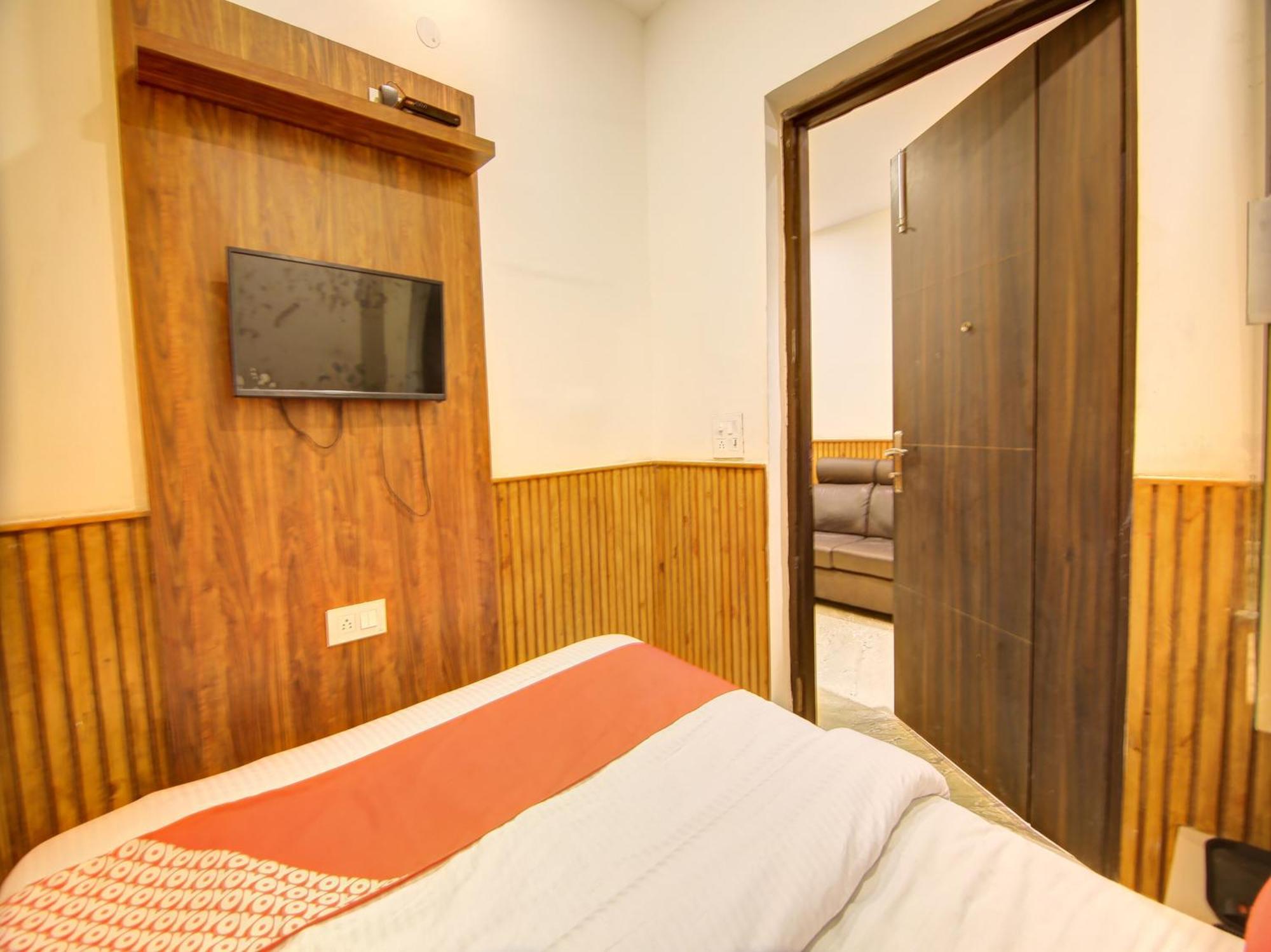 Hotel O Shri Sai Delhi  Exterior photo
