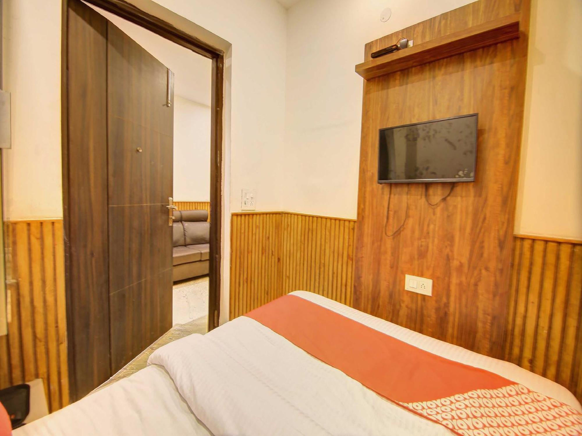 Hotel O Shri Sai Delhi  Exterior photo